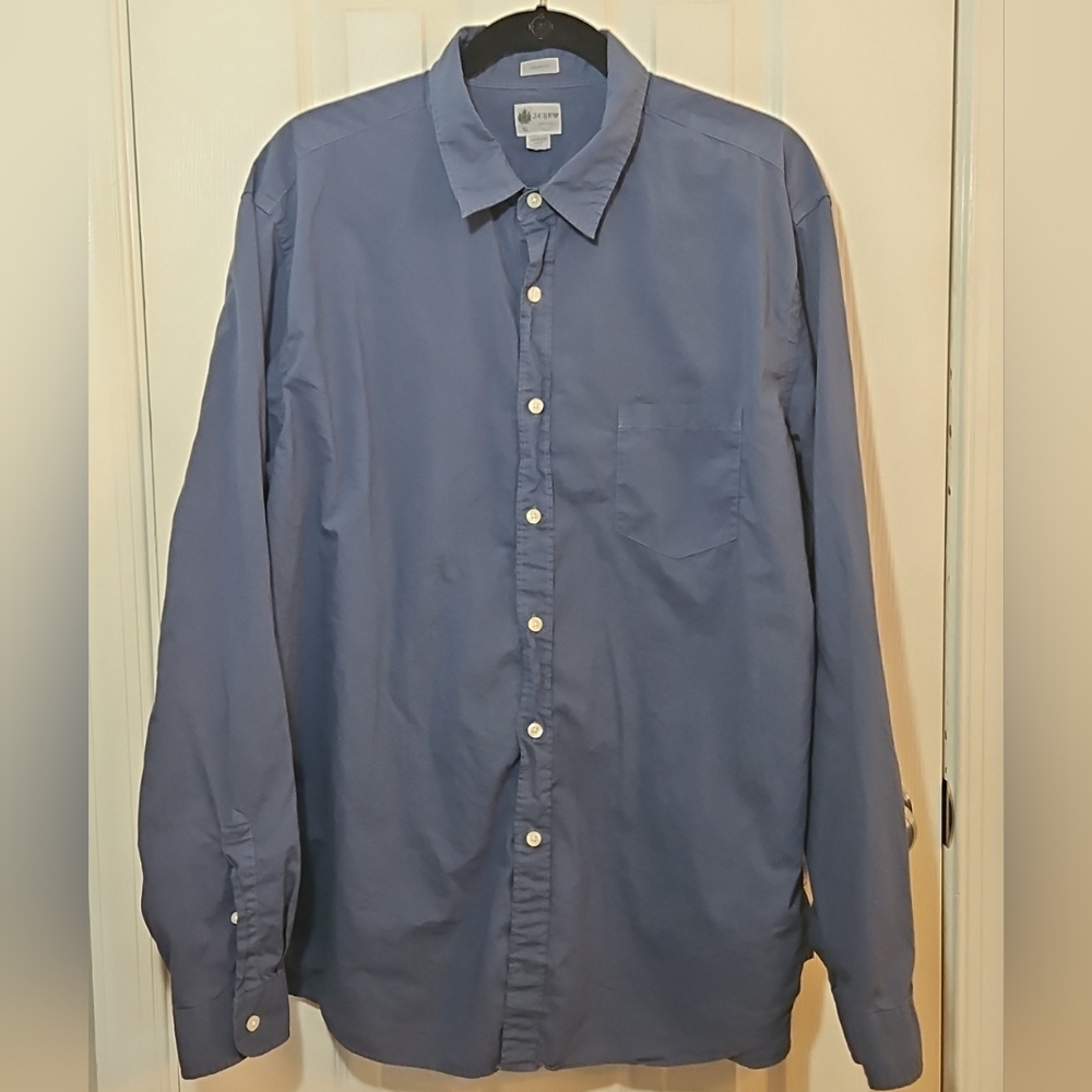 J Crew tailored fit Men's XL white blue  long sleeve button-down shirt